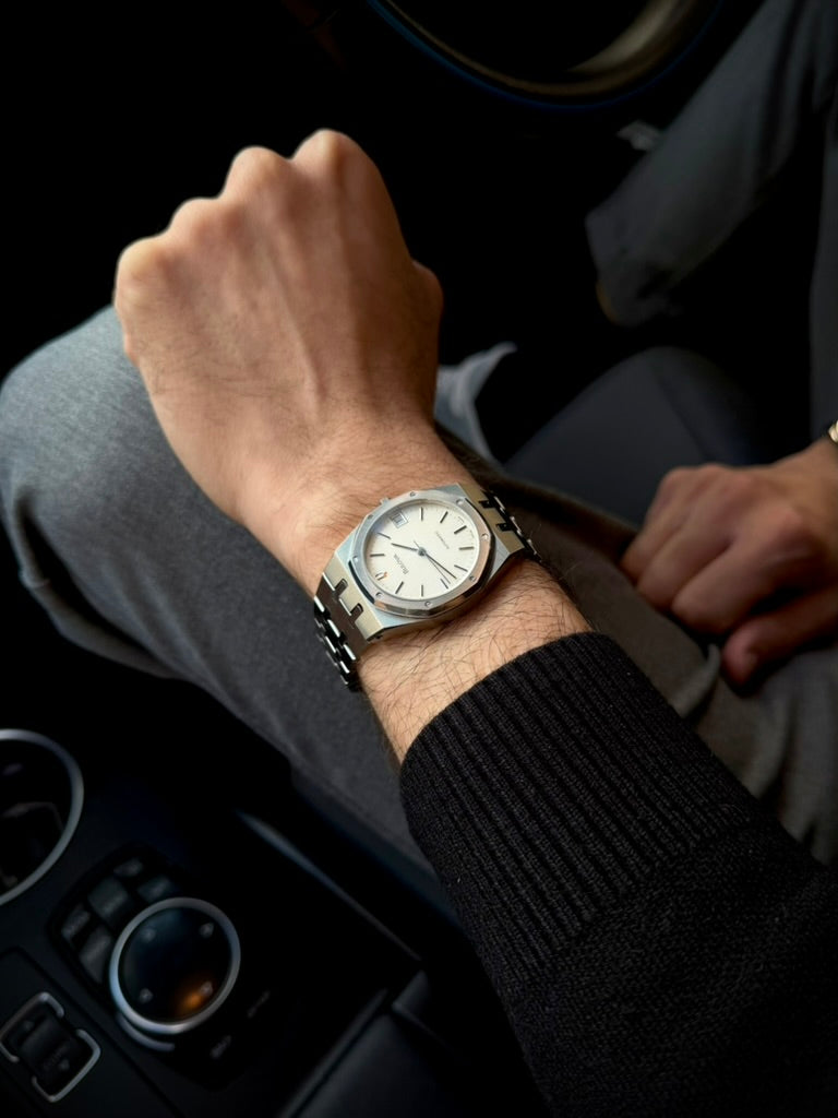 Watcheski editorial watch photograph
